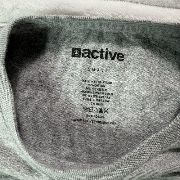 Active USA Gray Short Sleeve Tee with Mountain Design - Picture 10 of 11